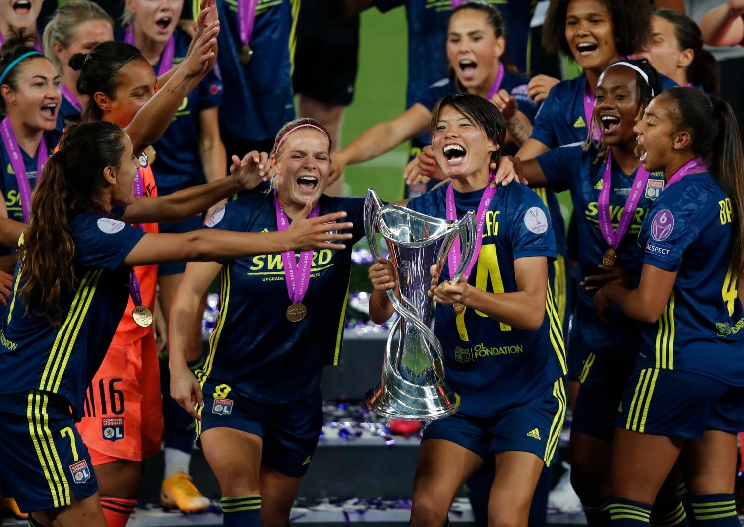 2019-20シーズンのCL決勝でゴールを決め、リヨンの優勝に貢献した熊谷紗希。昨季限りでバイエルンを退団し、今季からイタリア王者のローマでプレーする　©︎Getty Images