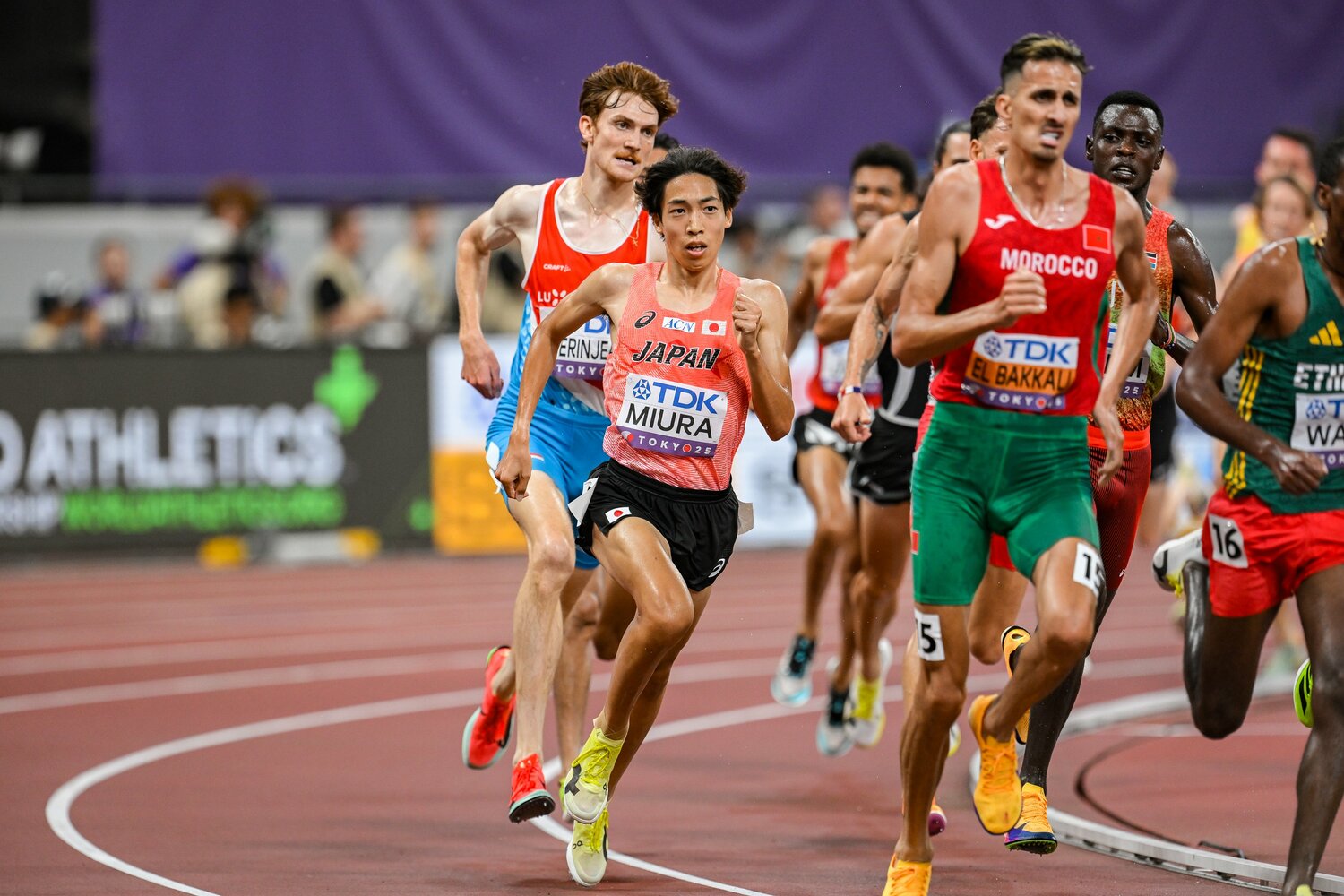 東京世界陸上でもエル・バカリ（15番）とわたりあった三浦　©Nanae Suzuki