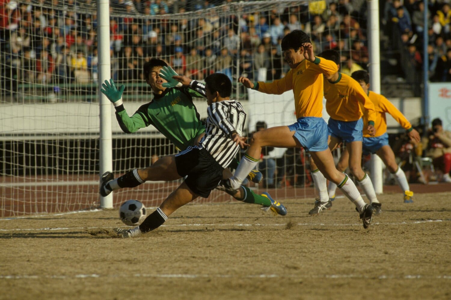 1985年1月の高校サッカー選手権。島原商との決勝で引き分け（1－1）、両校優勝を果たした帝京高　©BUNGEISHUNJU
