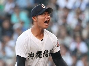 「ボールを受けたキャッチャーが骨折」甲子園で話題の2年生左腕・末吉良丞「高校生では打てない」「まだ出力をセーブしてる」地元・沖縄で聞いた新証言