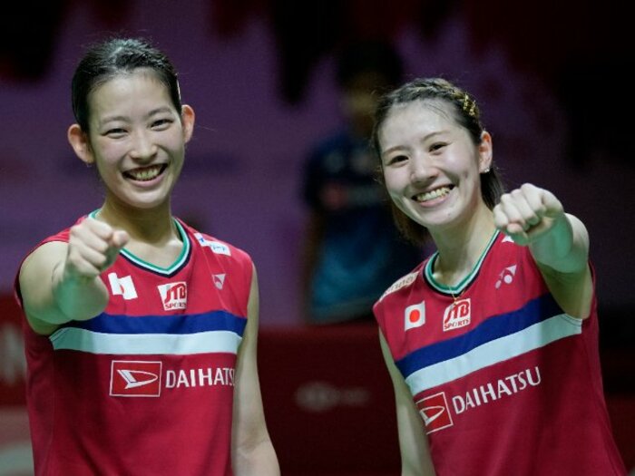 ＜金メダルペアに連勝＞「憂鬱で逃げ出したかった」バドミントン志田千陽・松山奈未組が覚悟を決めたある先輩の言葉＜Number Web＞ photograph by AFLO