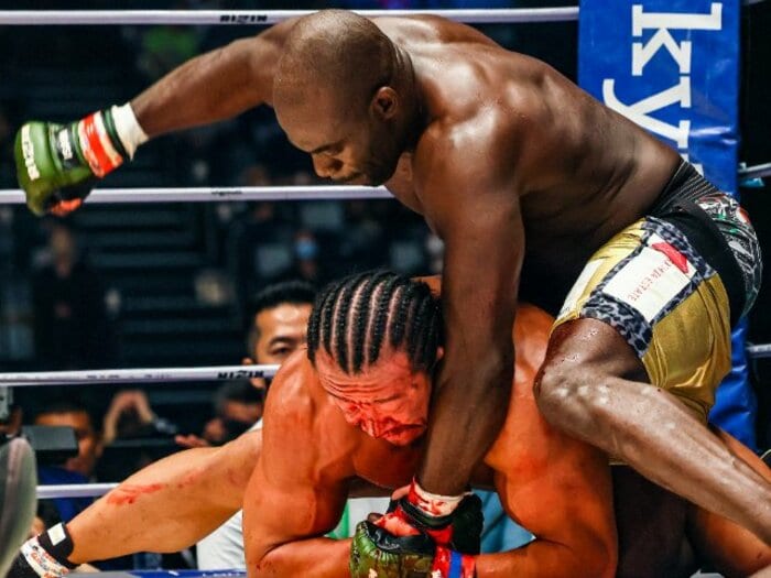 「あれチョークっていうの？」ボビー・オロゴンが初参戦のRIZINで見せた実力は“本物”なのか？ 14年ぶりMMAで放たれた“規格外”の能力とは＜Number Web＞ photograph by RIZIN FF Susumu Nagao