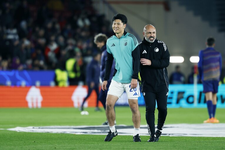 日本代表22歳DFがCLバルサ戦で「ボランチなの!?」「レバンドフスキに頭1つ飛び出て空中戦勝利」超ポリバレントな鈴木淳之介にカメラマン驚き(5)