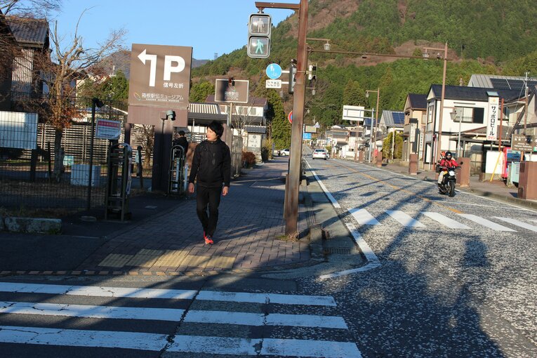 ゴール前、最後の角を曲がる筆者　©Number Web