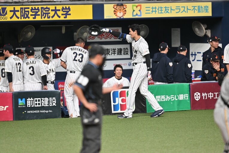 衝撃の一発目　©Naoya Sanuki