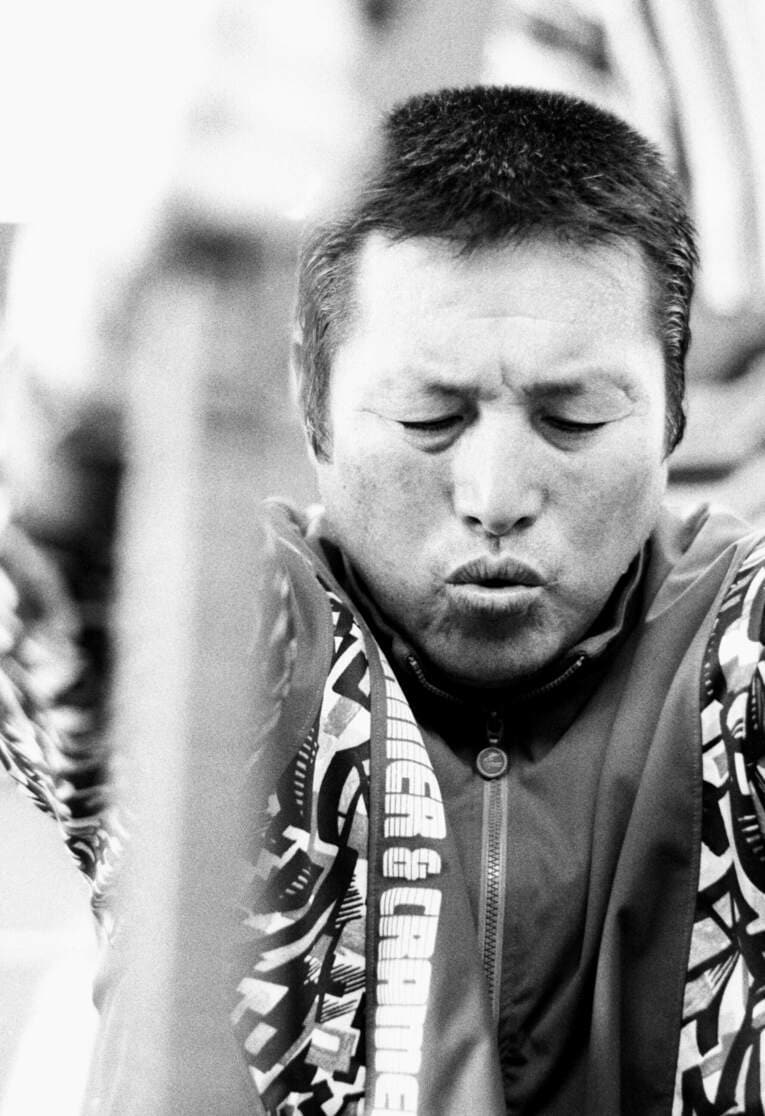 トレーニングを行う尾崎将司（1997年）　©Tadashi Shirasawa