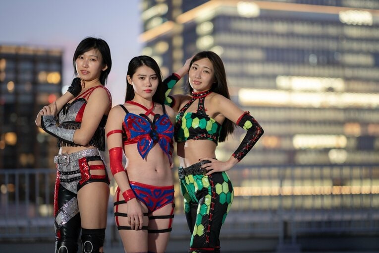 マリーゴールドの“グラビア三銃士”　©Shiro Miyake