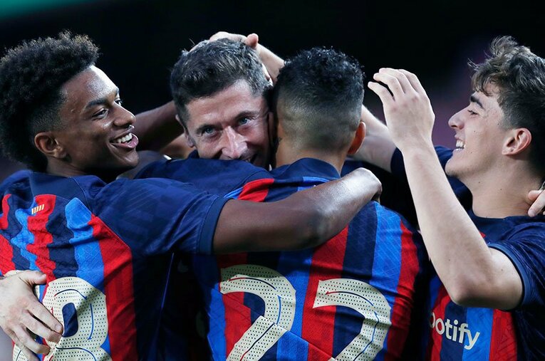 財政難が叫ばれる中でレバンドフスキらを獲得したバルサ。プレシーズンと開幕戦の撮影から見えてきたものは？ ／ photograph by Daisuke Nakashima