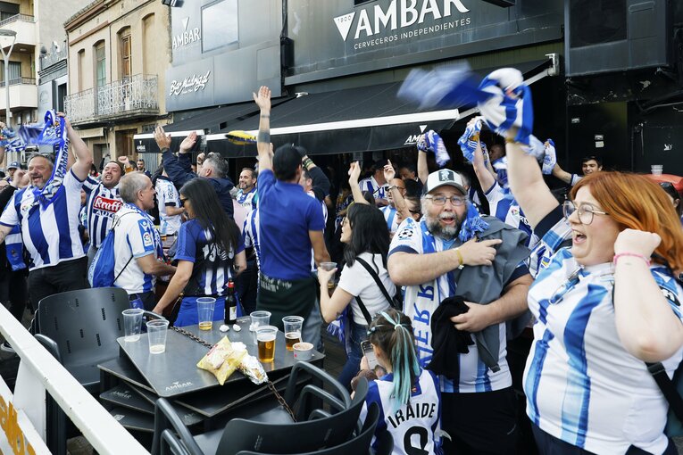 「地獄でした」久保建英がコメント“負けに等しいドロー”語られていない光景…微妙判定に敵地騒然→怒りの古巣監督にタケが《カメラマン激写》(2)