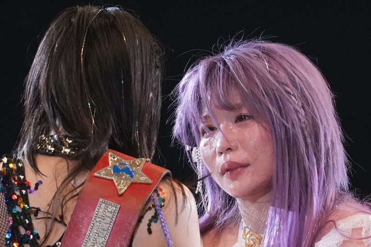 涙ぐむ中野たむ　©Masashi Hara