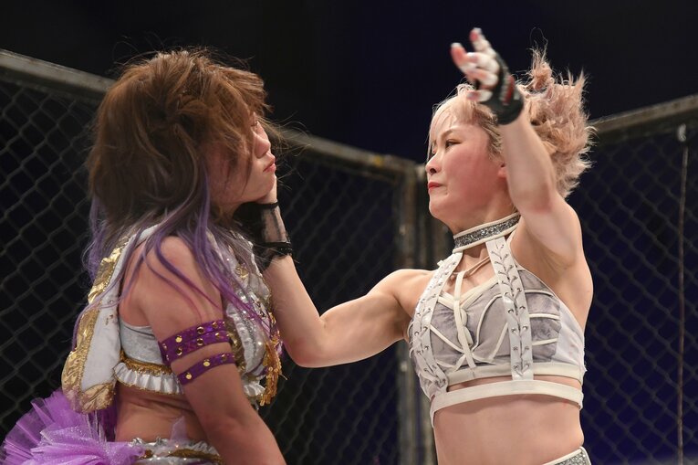 壮絶な張り手の応酬