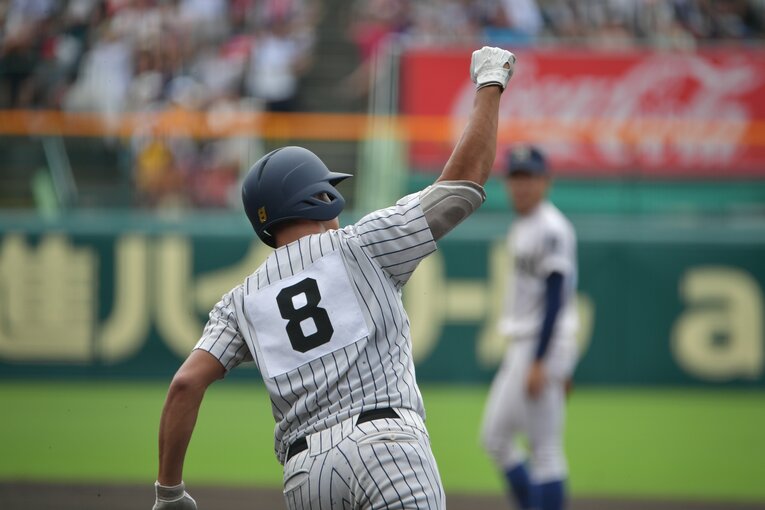 19年夏の甲子園準決勝・履正社戦でホームランを放った来田涼斗（当時高2）©Hideki Sugiyama