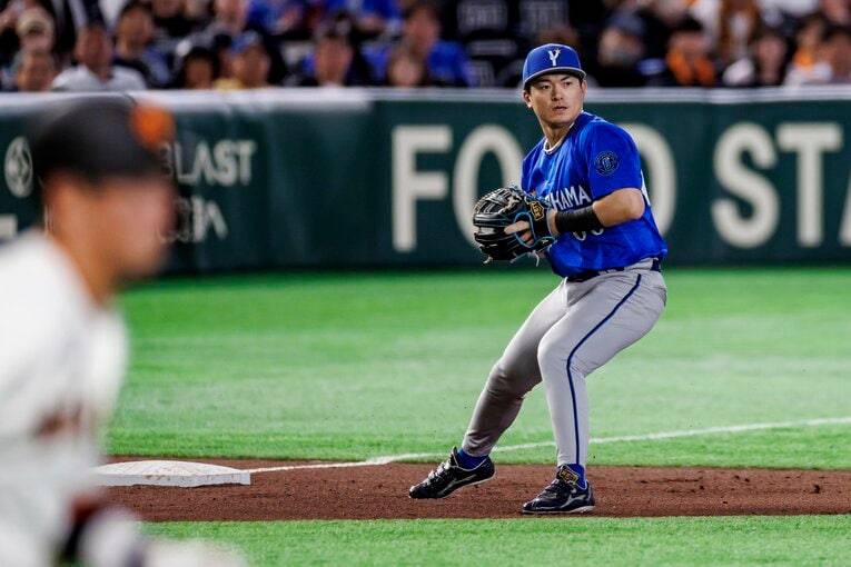 内野ならどこでも守れるユーティリティ性の高さを見せる林　©Kiichi Matsumoto