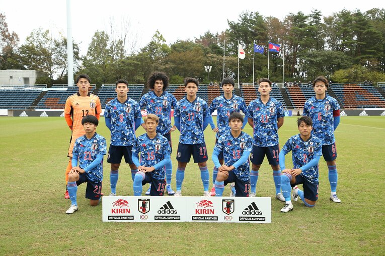 U23アジアカップ予選のカンボジア戦に先発出場した田中（前列右から2人目）　©JFA