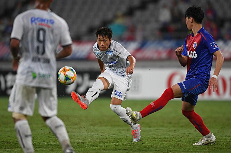 まだ「期待の若手」クラスだった食野亮太郎すら徹底的に把握する。マンCの世界戦略はJリーグにも影響を及ぼしている。 ／ photograph by Getty Images