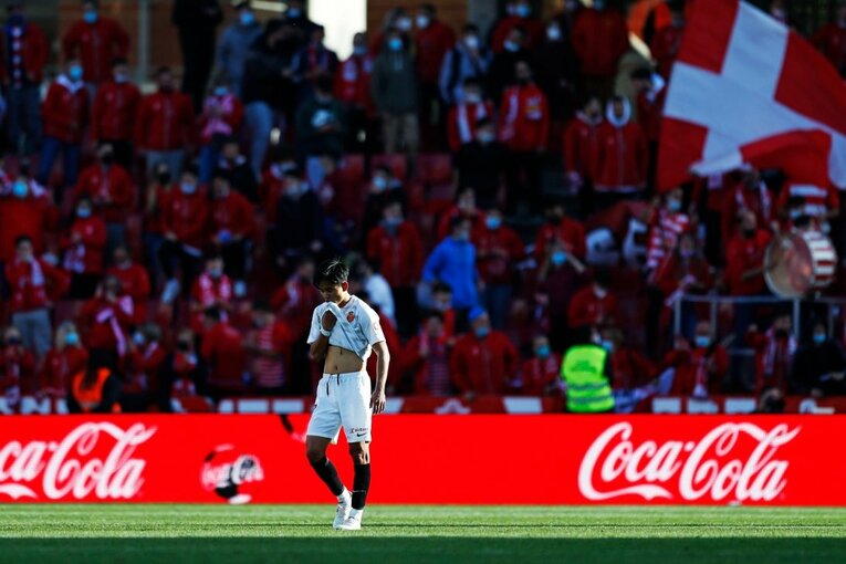 久保建英vsバルサがW杯イヤーのリーガ初戦… 年末の試合で見た「タケの身体の進化」と新星たちの奮起〈撮影者の視点〉(73)