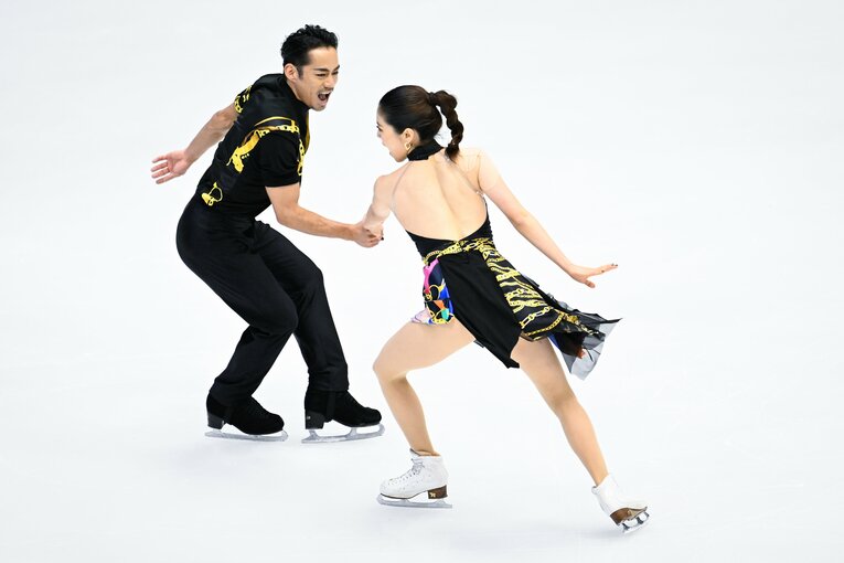 「すごい見つめられている感があって…」高橋大輔＆村元哉中が奏でる新たな関係性「音楽が鳴った瞬間、大ちゃんの目力が変わるんです」(49)