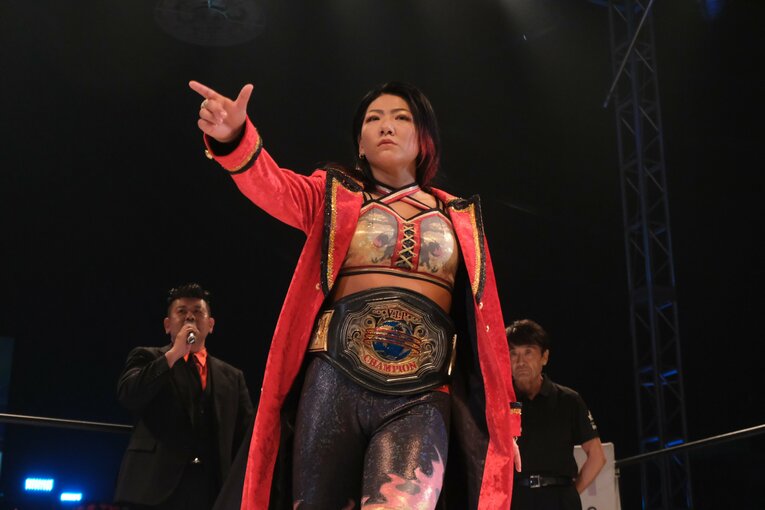 水着グラビアも披露のアイドル路線から急転換…素顔は“オラオラ”、スターダムのベルトも獲得した岩田美香の渇望「総合格闘技かキックにも」(50)