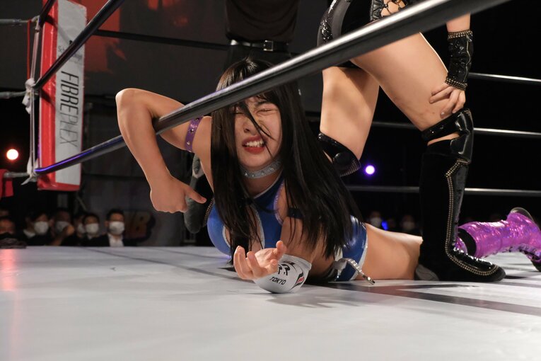 「フェリス卒のお嬢様vsセクシー女優」は熱戦に…スターダム人気女子レスラー・桜井まいの色気と狂気「私は“大人の魅力”で勝負できる」(21)