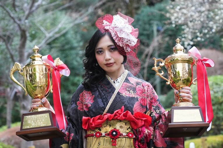 プロレス大賞MVP・上谷沙弥の振袖撮りおろしフォト　©Essei Hara