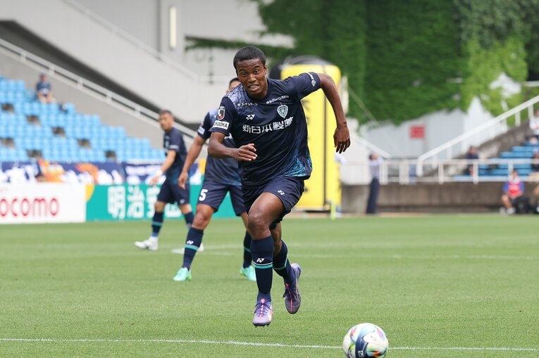 U-21日本代表に選出されたアビスパ福岡のサニブラウン・ハナン　©︎J.LEAGUE