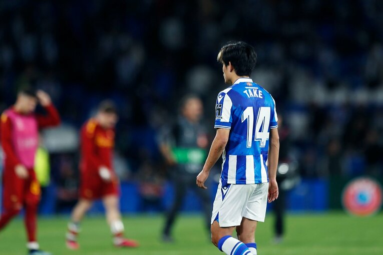 久保建英がELで味わった「先発落ち→敗退」での怒り・悲しみを撮った「タケ！と不調ソシエダサポが期待したが…」〈代表合流前にゴール〉(52)