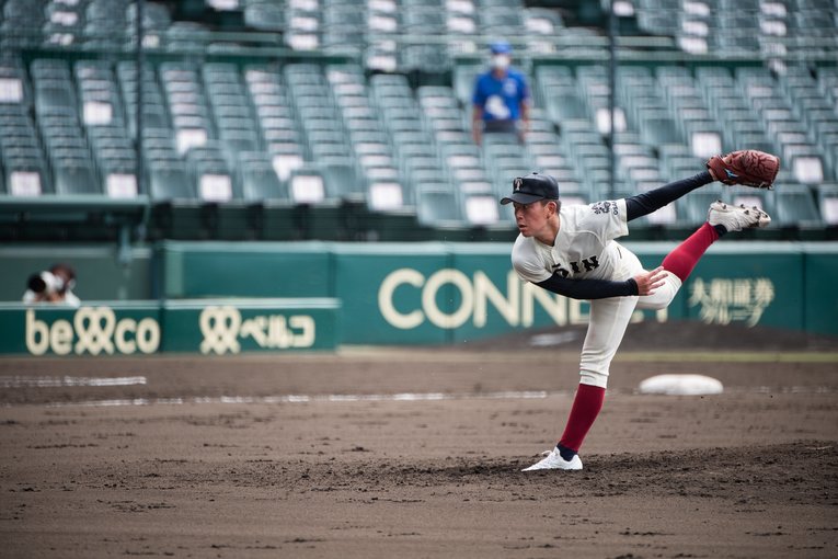 近江戦に先発した大阪桐蔭・竹中。7回を投げ4失点だった　©Nanae Susuki