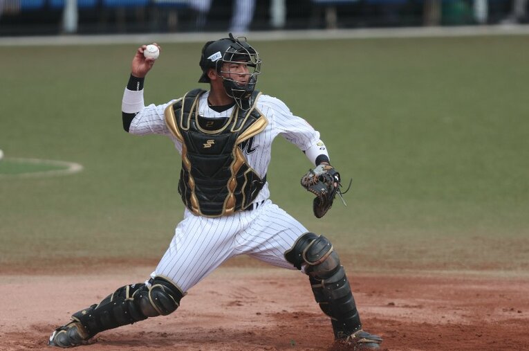 実戦経験を積み重ね、一段階成長した姿を見せた松川 ／ photograph by Chiba Lotte Marines