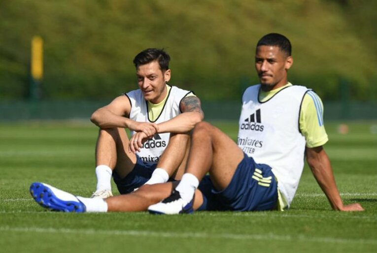 “卑怯”な救済案？ 富の集中と異常給与のプレミア、外国人オーナー乗っ取り回避も…(5)