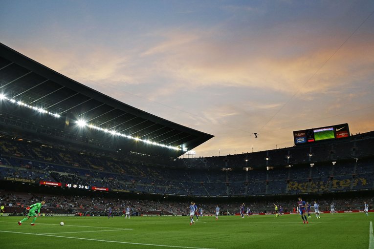 “メッシが去ったバルサとカンプノウ初戦”はどんな雰囲気だったか… 背番号10のファンと「前半10分のメッシコール＋ブーイング」〈現地撮影〉(31)