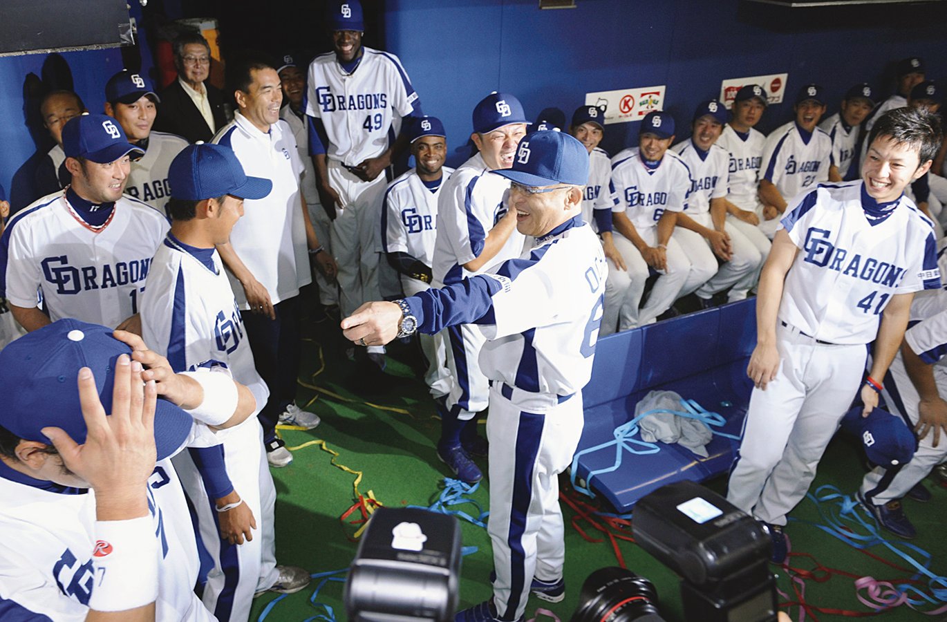 気づけば負けている。あの怖さが…」2011年秋、燕は落合竜に背中