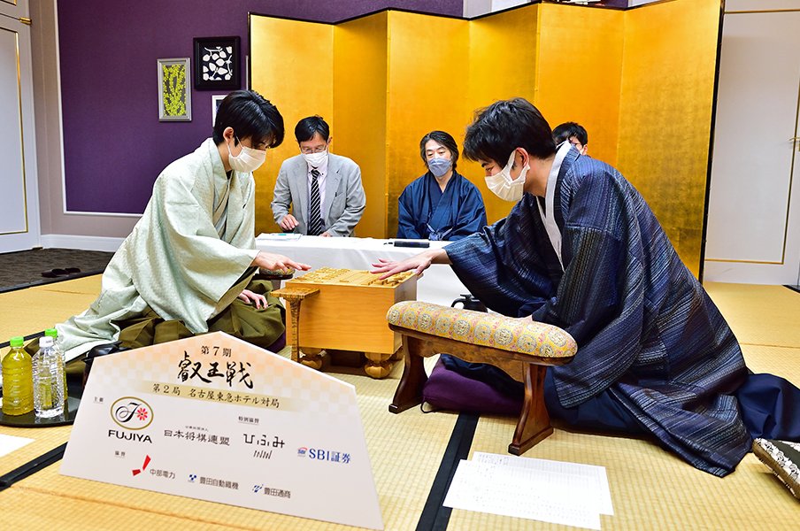 叡王戦第2局　©日本将棋連盟