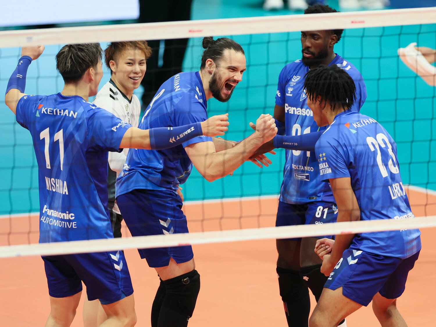 SVリーグ王者を目指す大阪ブルテオンで存在感を発揮するブリザール。新戦力とあって、今季のチーム内のユニフォーム売上でトップの数字を叩き出しているという ©︎JIJI PRESS