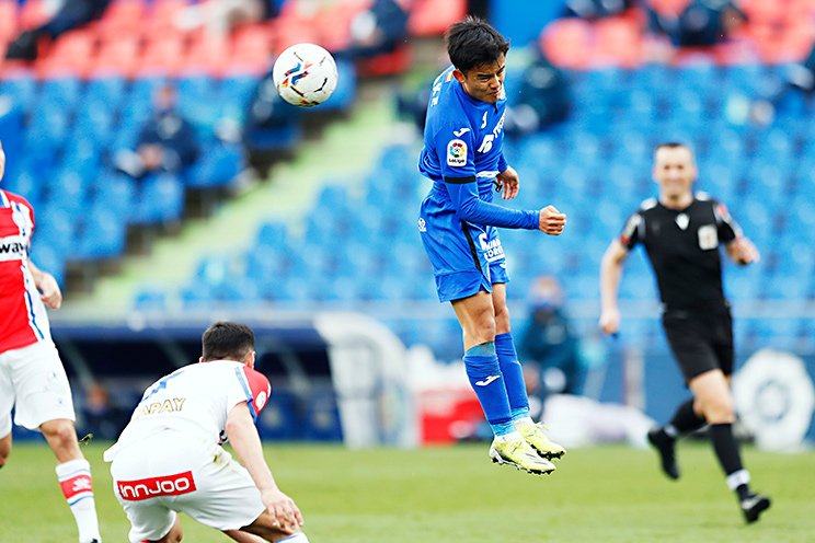 久保がクロスに対して珍しく頭で飛び込んだ場面©Daisuke Nakashima