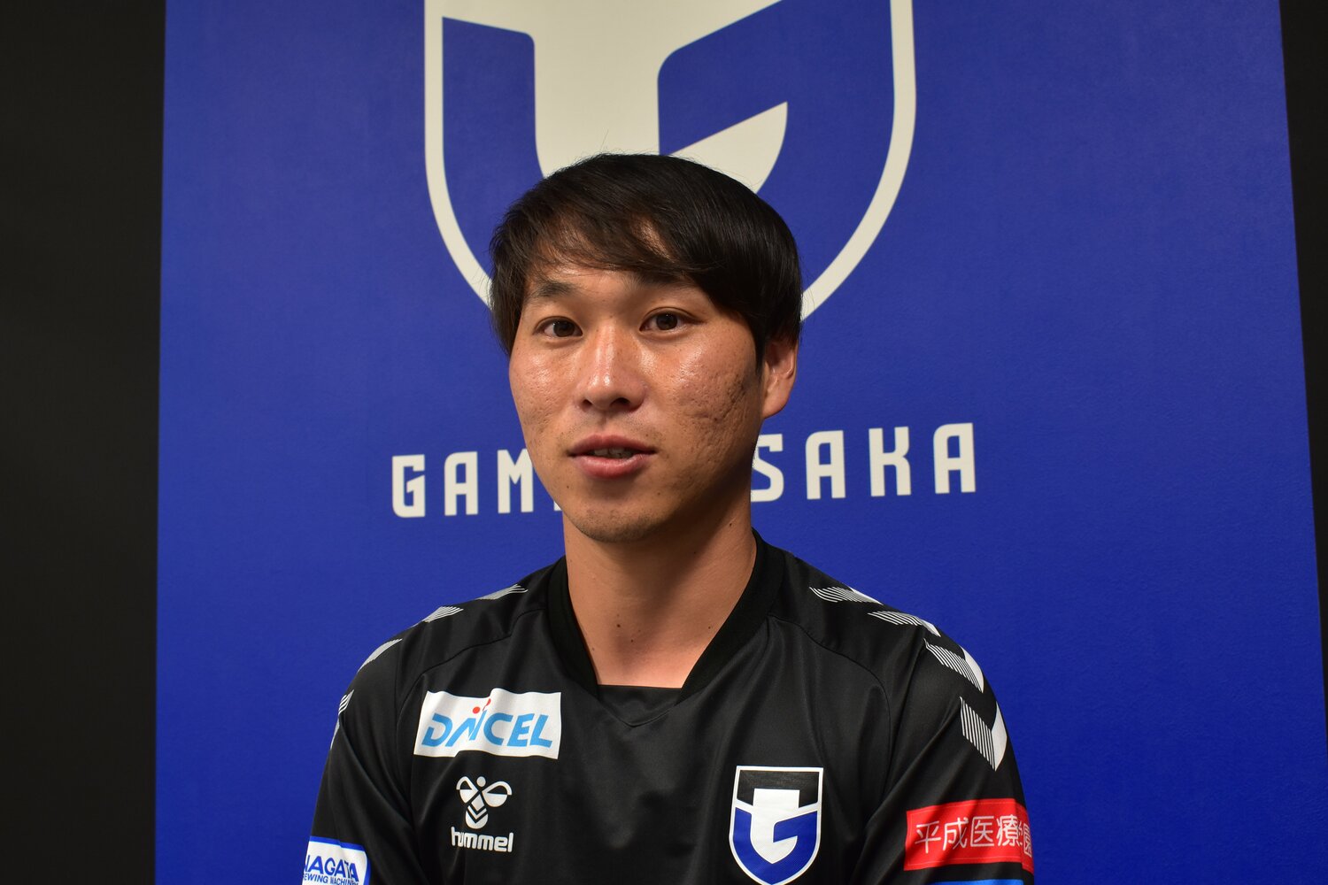 取材に応じてくれた岡井通訳　©Masaki Shimozono