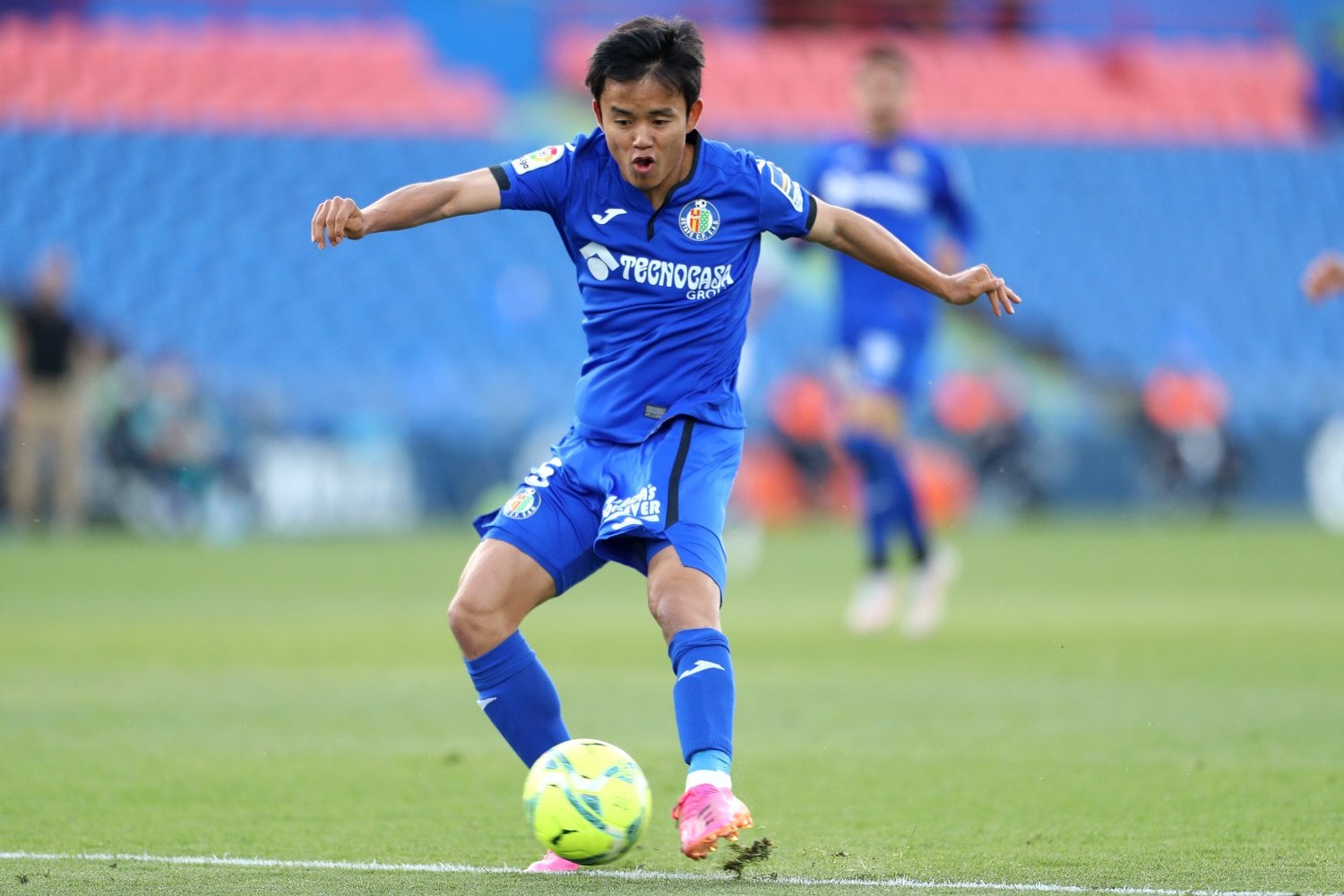 シュート直前、ゴール前へ切り込んでいく久保　©Getty Images