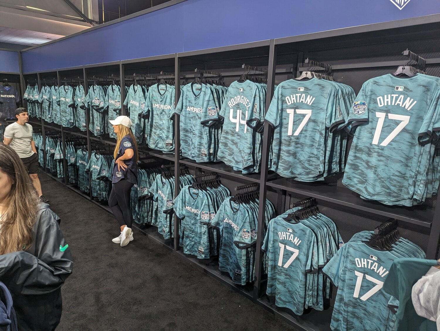 ユニフォーム販売スペースで存在感を放つOHTANIスペース