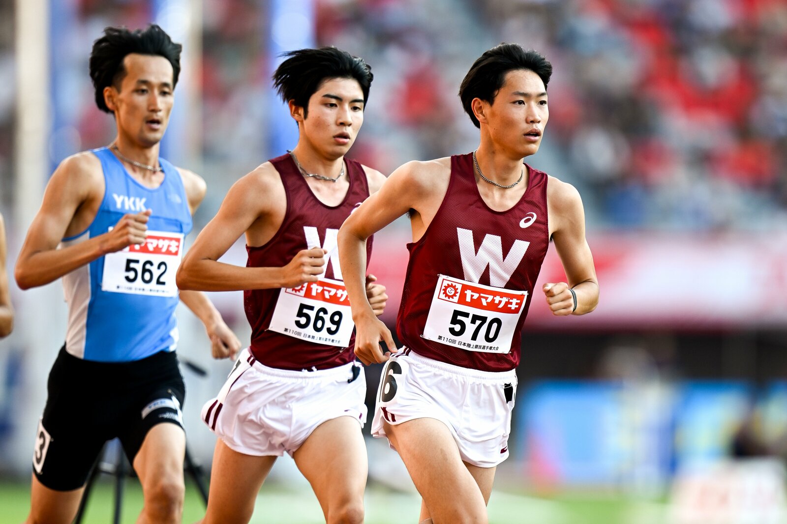 日本選手権5000mで学生最高位の4位に入った鈴木(右)と7位の増子 photograph by Asami Enomoto