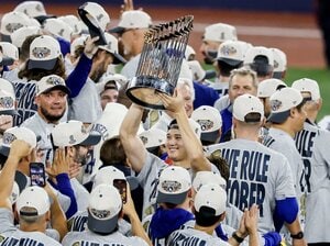 「大谷翔平が疲労困憊」「WS敗北まで2死」“究極の試練”でドジャースが奇跡を…「ロハスのように報われるんだ」LA紙に語ったフリーマンらの本音