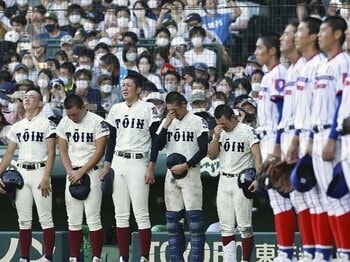 なぜ大阪桐蔭ナインはあれほど号泣していたのか？ 西谷監督「負けているチームを応援する雰囲気があった」 絶対王者“焦り”の正体とは…＜Number Web＞ photograph by Sankei Shimbun