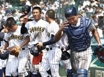 龍谷大平安を苦しめた投球リズム。鳥取城北の「戦術的な遅さ」とは。＜Number Web＞ photograph by Kyodo News