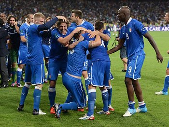 EURO2012準優勝イタリアは“ピンポン武闘会”もアツかった!? モントリーボが明かす「バロテッリ、本当に強かった」＜Number Web＞ photograph by Getty Images