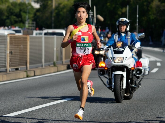 〈城西大学〉「芦ノ湖で一番にテープを切る」5区起用濃厚の斎藤将也（3年）は、山上りで“真のエース”として覚醒する＜Number Web＞ photograph by AFLO