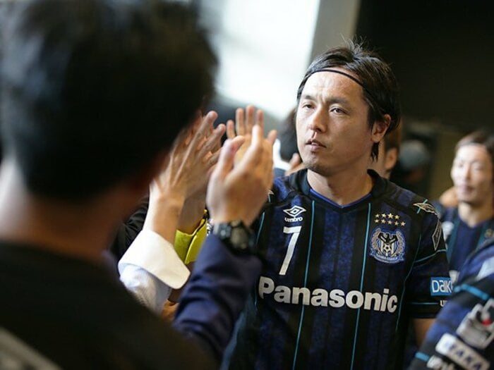 遠藤保仁「俺自身がしたいのは……」ガンバが失ったタイトルとスタイル。<Number Web> photograph by J.LEAGUE PHOTOS