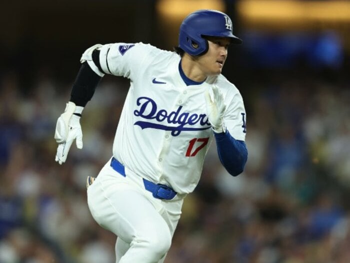 「50-50」へカウントダウン…大谷翔平はなぜ盗塁を量産できる?「ルール変更だけじゃない」MLB通算98盗塁の青木宣親が語る「メジャー盗塁術」<Number Web> photograph by Getty Images
