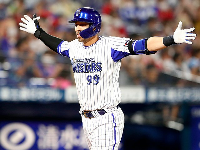 横浜DeNAベイスターズ ソト選手盾 横浜DeNAベイスターズ ソト選手盾 ソト特大一発「チョースゴイ」 3年