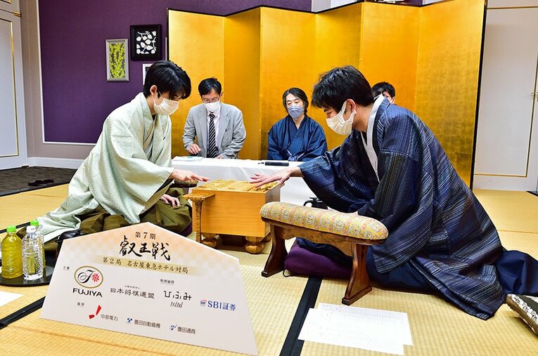 叡王戦第2局　©日本将棋連盟