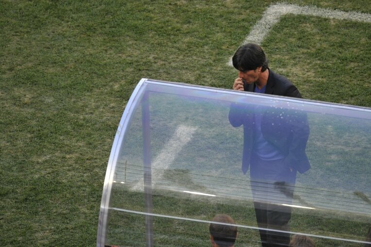 「日本代表の弱点はFWと…」「ハンジは長所と短所を徹底的に分析する」前ドイツ代表監督レーブが忖度なしでW杯展望〈単独インタビュー〉(15)