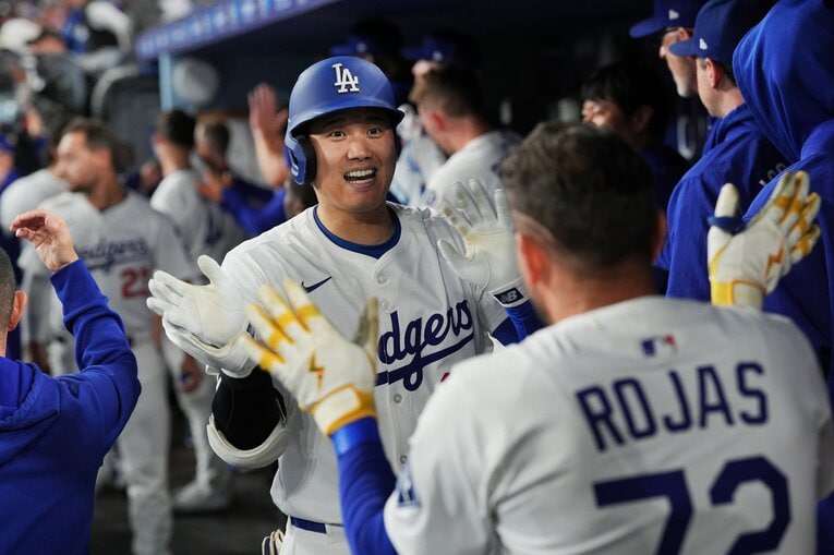 アスレチックス戦の3回、14号本塁打を放った大谷　©︎Shizuka Minami