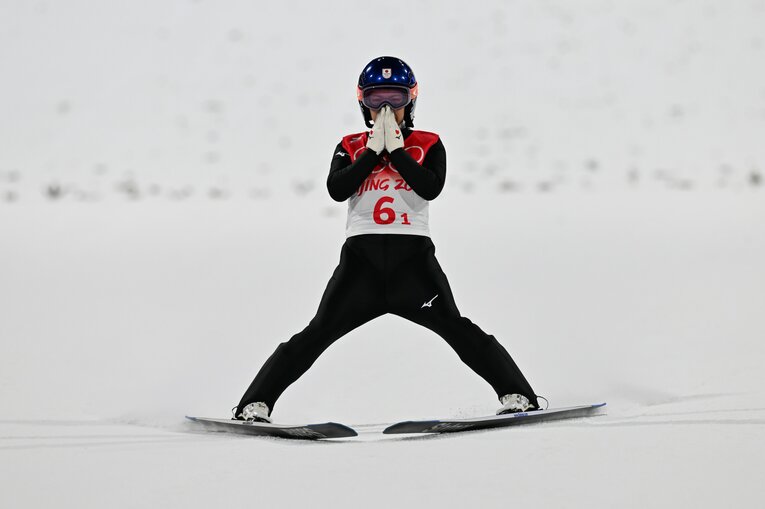 北京五輪混合ジャンプ2本目後の高梨沙羅　©Naoya Sanuki/JMPA